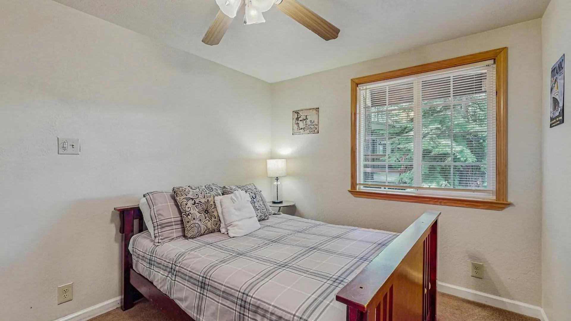 Charming Tahoe Chalet South Lake Tahoe